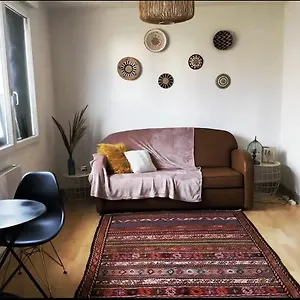 https://charmant-vichy.hotels-rhonealpes.com